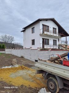 Ограда с блокчета в с. Рогачево – снимка 1