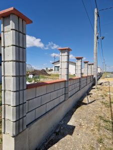 Ограда от по-висок клас блокчета, Яребична – снимка 2
