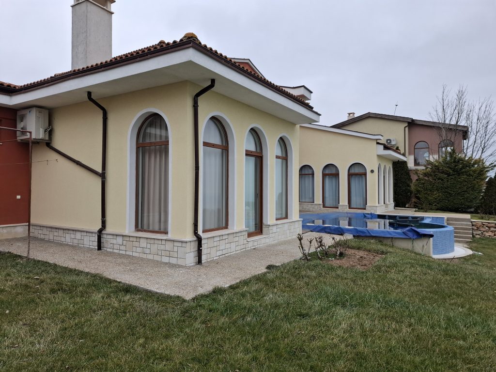 Цокъл от декоративен камък в Каварна – снимка 3