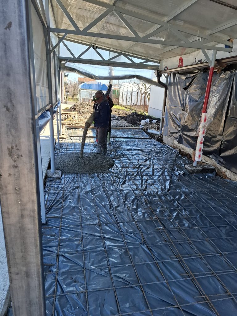 Бетонова настилка за паркомясто в с. Плачи дол – снимка 3