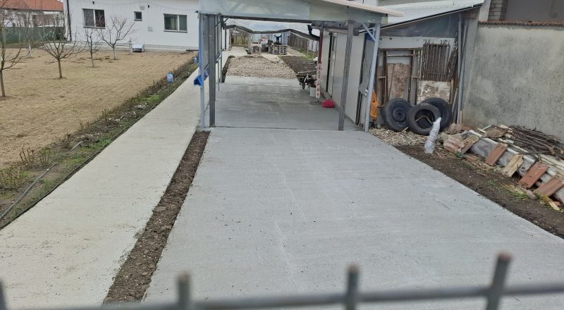 Бетонова настилка за паркомясто в с. Плачи дол